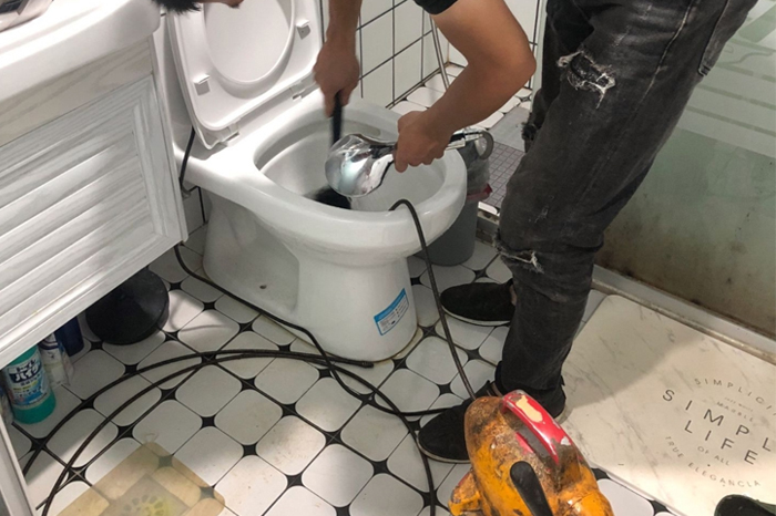 铜官马桶堵塞自己疏通还是找师傅？专业上门服务让你省时更省心